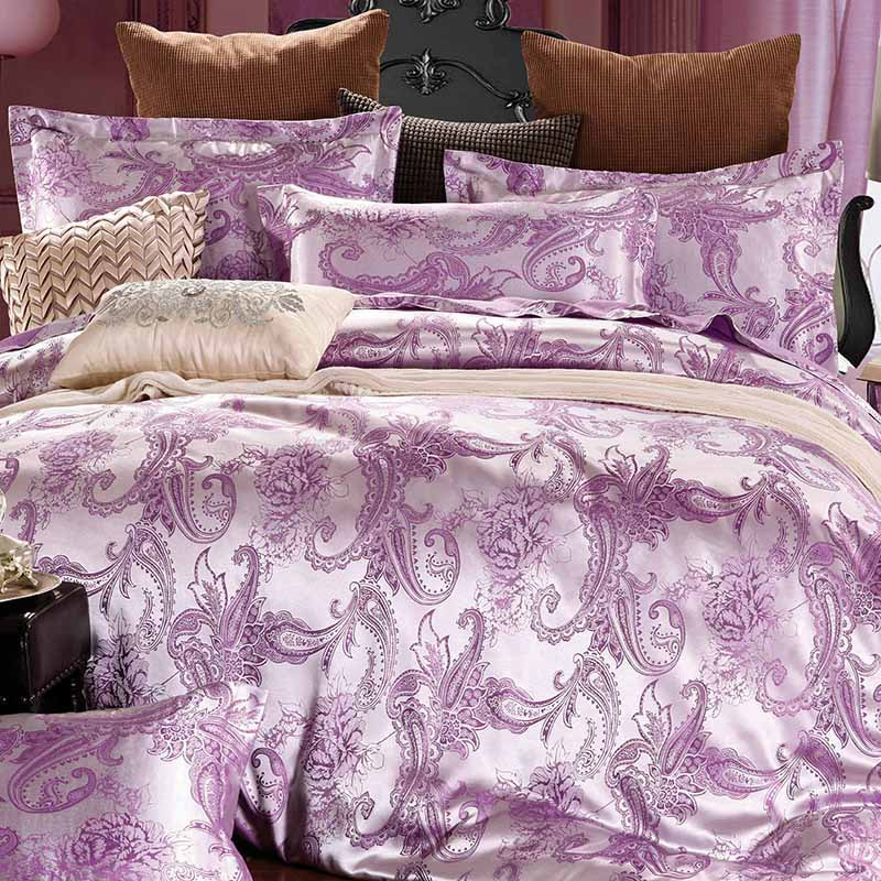 Various Styles and Styles of Jacquard Comforter Sets