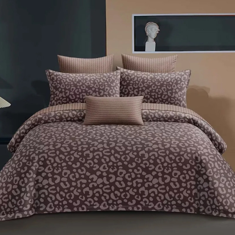 Spotted Dog Pattern Comforter Set