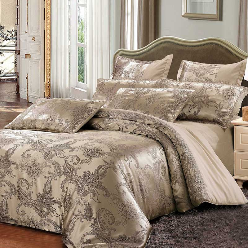 Various Styles and Styles of Jacquard Comforter Sets