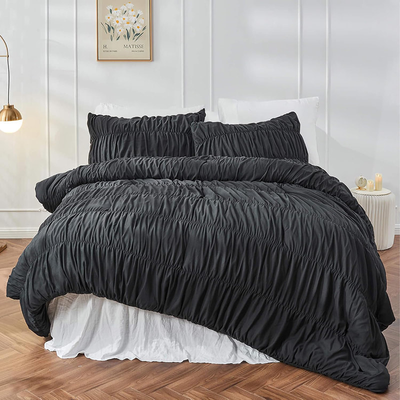 3PC Set of Solid Color Pleated Comforter with Artistic Atmosphere