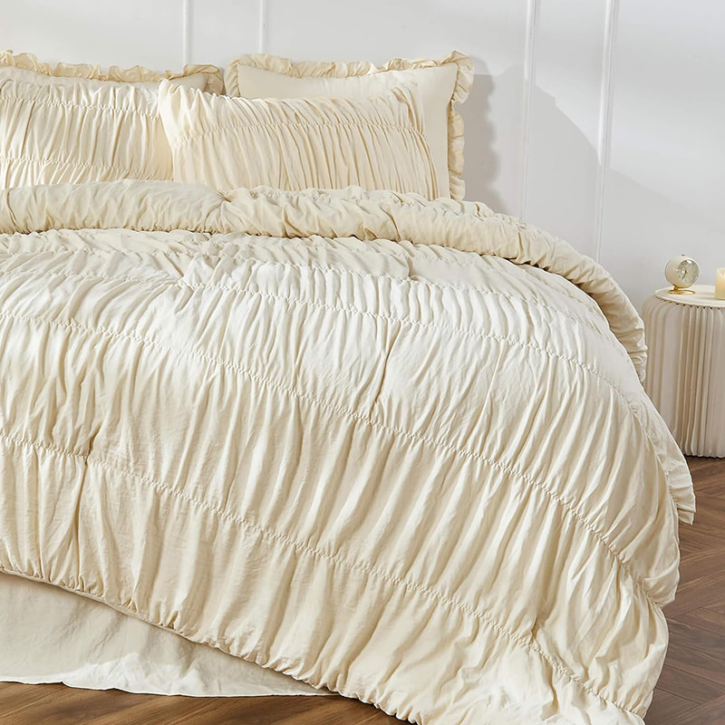 3PC Set of Solid Color Pleated Comforter with Artistic Atmosphere