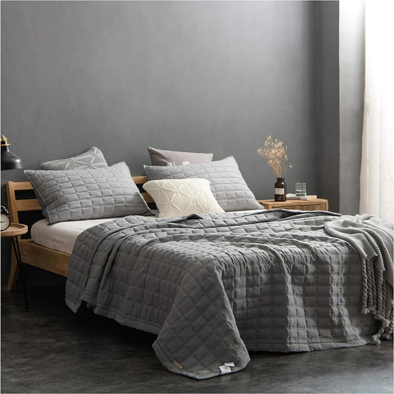 Checkered Triple Quilted Quilt Set